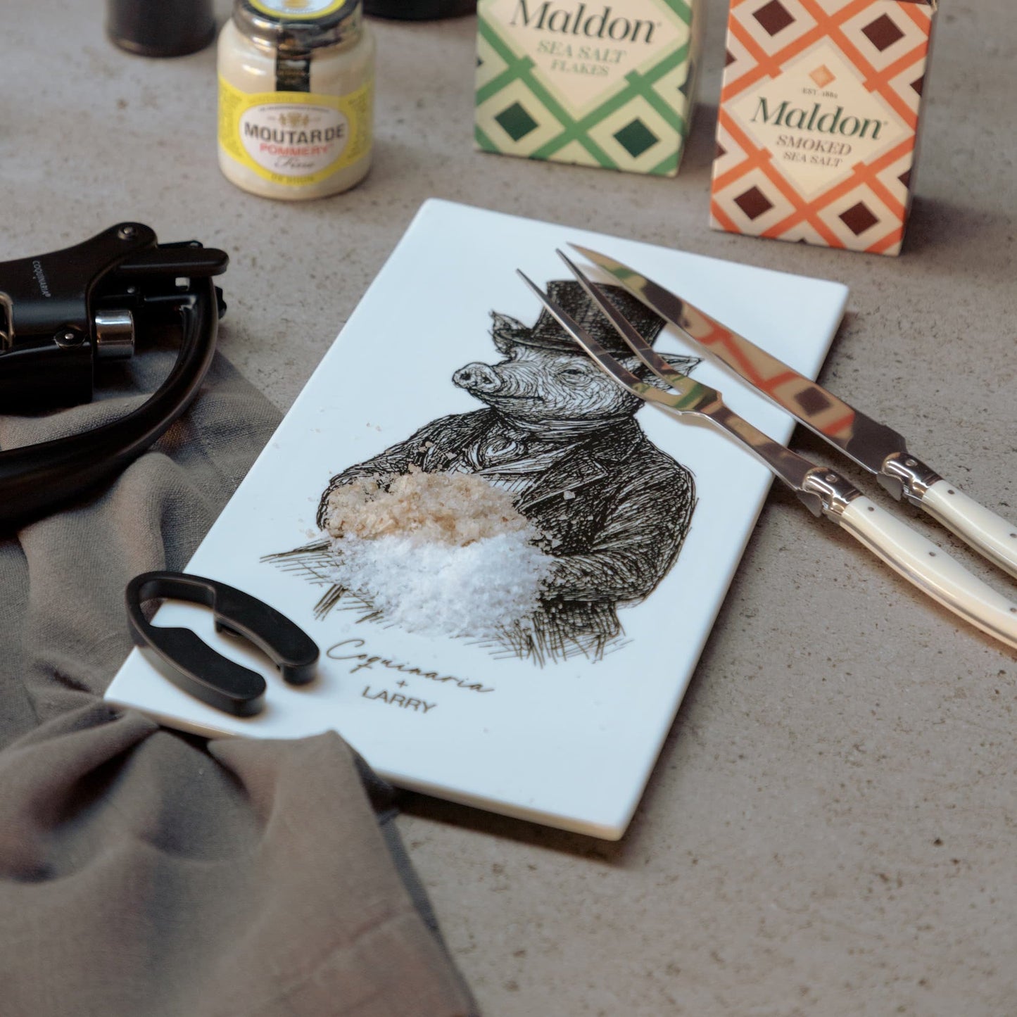 Tabla Chancho Coquinaria by Larry